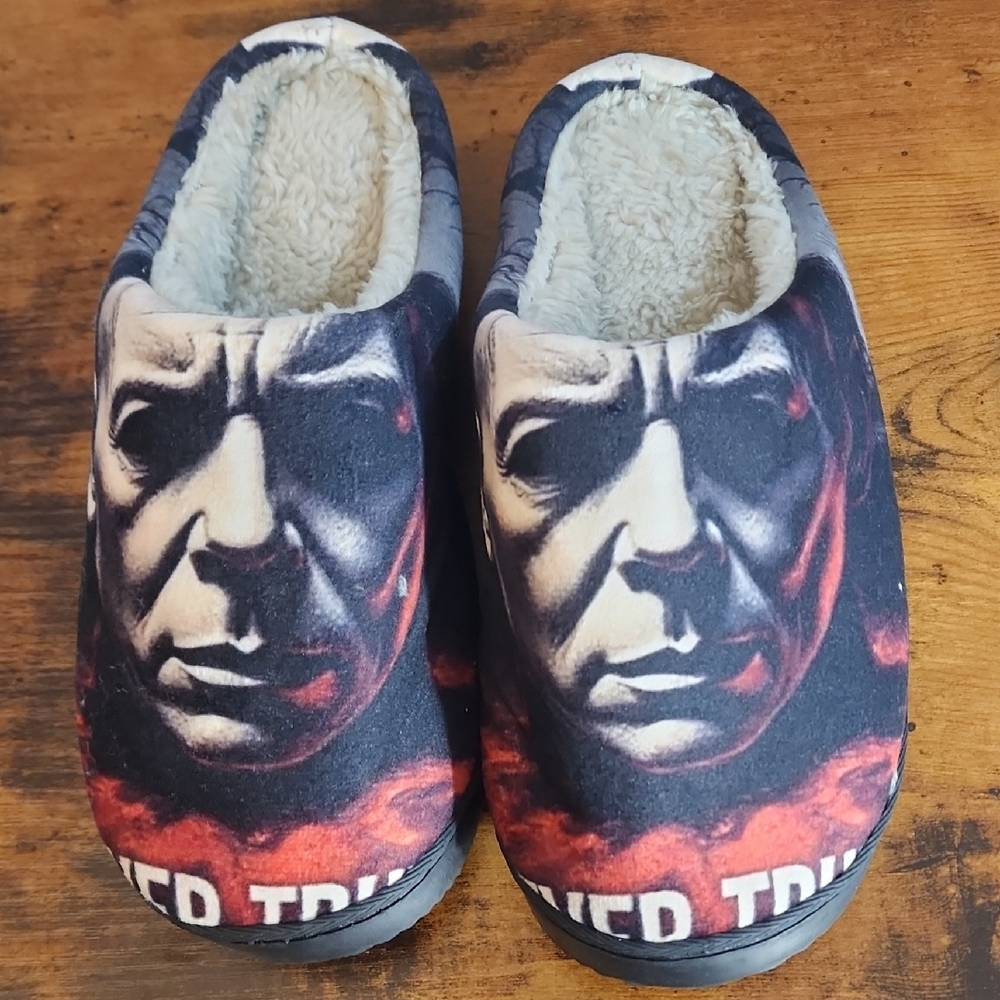 Horror-Themed Slippers with Fleece Lining Size 7.5-8.5 Color Printing